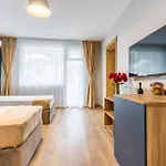 Laguna 4*
