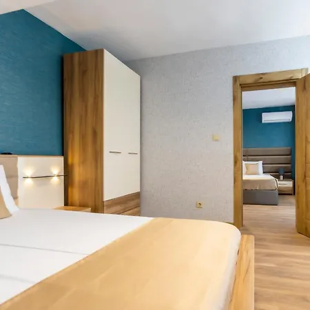 Laguna Hotel 4*