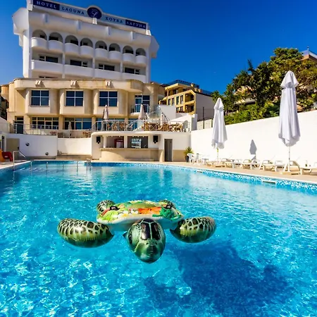 Laguna 4*